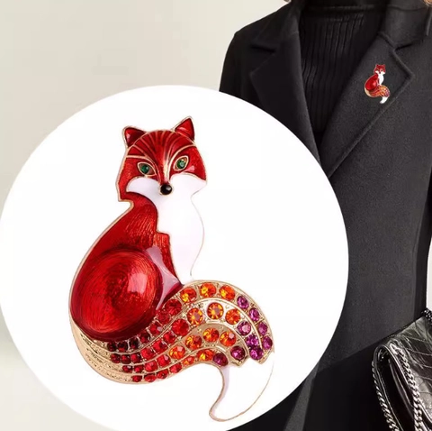 Luxury Alloy Rhinestone Fox Brooch For Women Vintage Enamel Animal Pin Gold Plated Fashion Jewelry Accessories Party Gift