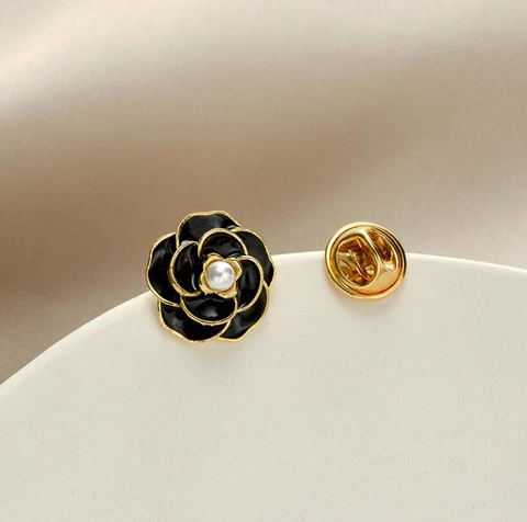 Elegant Black Camellia Enamel Brooch For Women Alloy Artificial Pearl Decorative Pin French Vintage Style Jewelry Accessory
