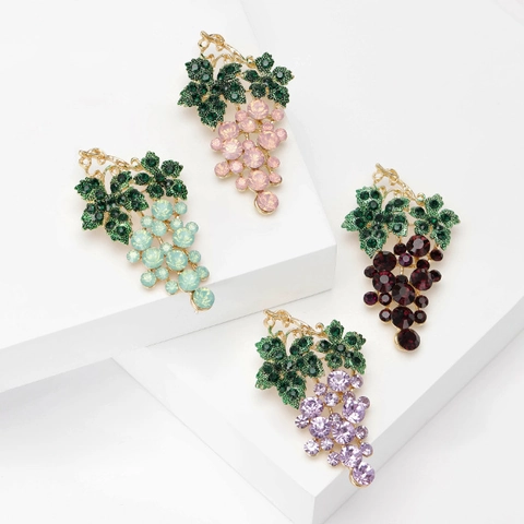Vintage Alloy Rhinestone Grape Butterfly Brooch For Women Elegant Gold Plated Crystal Pin Jewelry Accessory For Party Wedding Gift