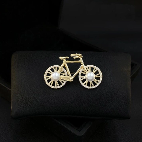 Vintage Gold Zinc Alloy Bicycle Brooch With Artificial Pearl Rhinestone Creative Cartoon Bike Lapel Pin For Women Suit Accessories