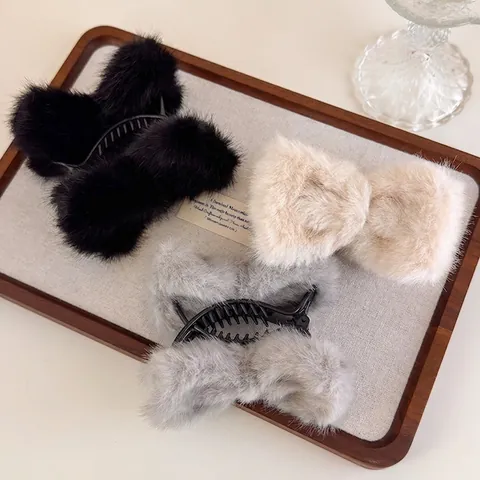 Damen Elegant Plüsch Schleife Haarkralle Handgefertigt Weiche Kunstfell Haarnadeln Herbst Winter Mode Kopfschmuck Styling Zubehör
