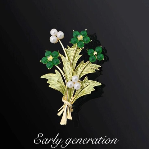 Eleganter Legierung Grüner Strass Blumenstrauß Brosche Mit Künstlicher Perle Vintage Vergoldete Mantel Nadel Für Damen Schmuck