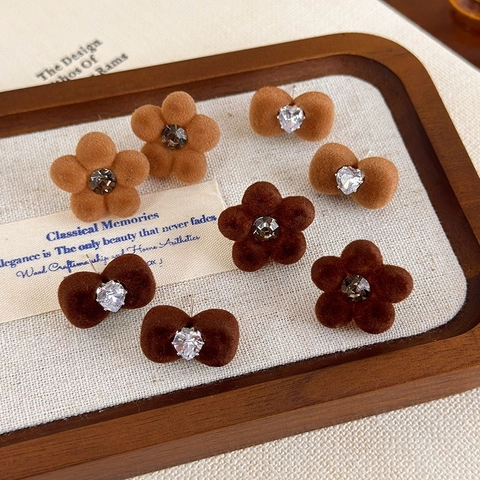 Vintage Flocked Bow Flower Stud Earrings For Women Brown Coffee Velvet Rhinestone Inlaid Sweet Autumn Winter Ear Jewelry