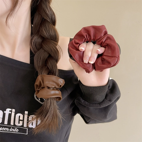 French Retro PU Leather Scrunchies High Elasticity Solid Color Pleated Hair Ties Fashion Ponytail Holder For Women Daily