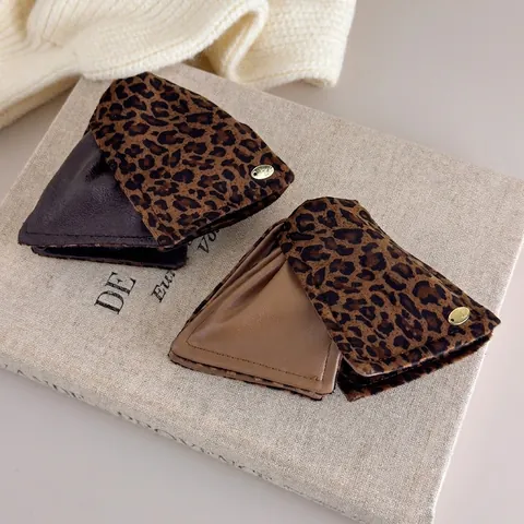 Vintage Leopardenmuster Patchwork Dreieck Haarklammer Plüsch Kunstleder Haifisch Clip Herbst Winter Elegante Haarspange Accessoire