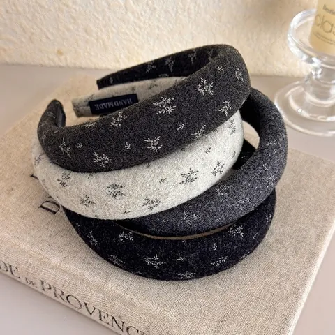 Serre-Tête Rembourré à Fleurs Vintage pour Femmes Serre-Tête Épais en Éponge Accessoires Cheveux d'Hiver en Feutre de Laine Rétro Fait Main