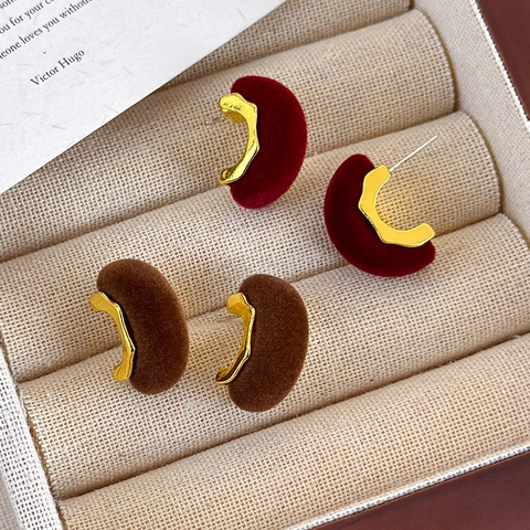 Retro Burgunderrot Samt C-Form Legierung Ohrstecker Für Damen Kaffee Geometrisch Herbst Winter Beflockung Schmuck Zubehör