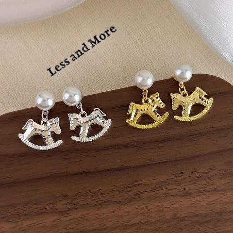 Vintage Copper Rocking Horse Drop Earrings With Artificial Pearl Gold Silver Hammered Texture Animal Stud Earrings For Women Jewelry
