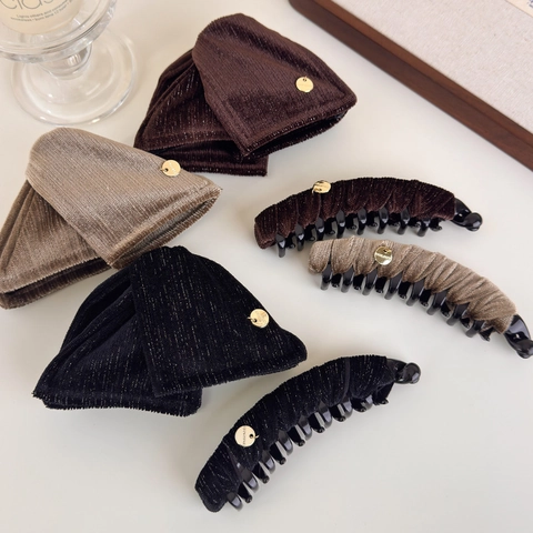 Retro Velvet Banana Hair Clip For Women Solid Color Triangle Hair Claw Handmade Ponytail Vertical Clip With Metal Pendant