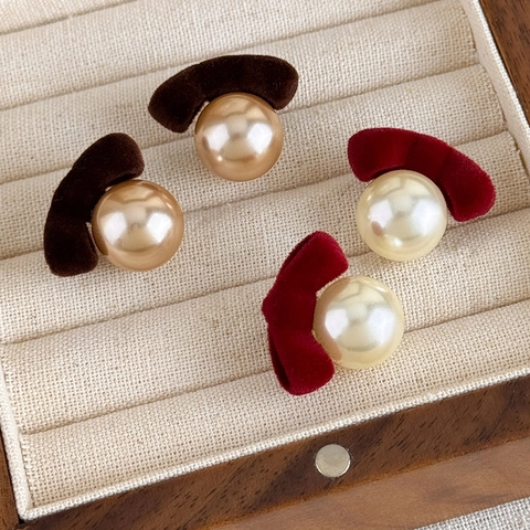 French Vintage Flocked Bow Artificial Pearl Stud Earrings For Women Elegant Copper Earrings Autumn Winter Fashion Jewelry Accessory