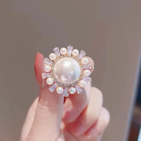 Spilla a Girasole in Lega di Lusso per Donna Perla Artificiale Strass Intarsiato Spilla da Risvolto Anti-esposizione Gioielli Vintage
