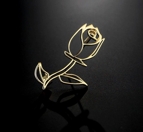 Elegant Hollow Rose Flower Brooch For Women Alloy Electroplated Gold Metal Pin Corsage Vintage Aesthetic Clothing Accessories