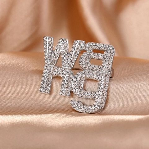 Fashion Letter WANG Shape Brooch Encrusted With Sparkling Rhinestones Alloy Electroplated Suits Accessory For Women Jewelry