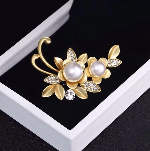Eleganter Legierung Blumen Brosche Anstecknadel Mit Künstlicher Perle Strass Für Damen Anzug Mantel Schmuck Zubehör