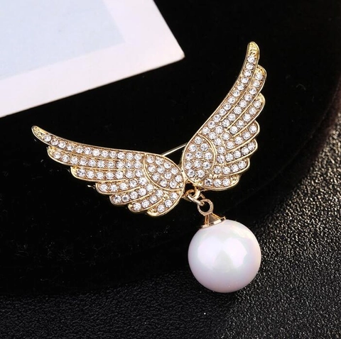 Luxury Gold Plated Alloy Rhinestone Angel Wing Artificial Pearl Brooch Elegant Inlaid Zirconia Wing Pendant Pin For Women Wedding Party