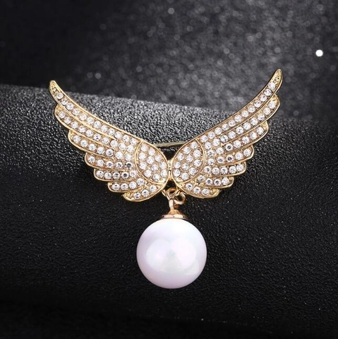 Luxury Gold Plated Alloy Rhinestone Angel Wing Artificial Pearl Brooch Elegant Inlaid Zirconia Wing Pendant Pin For Women Wedding Party