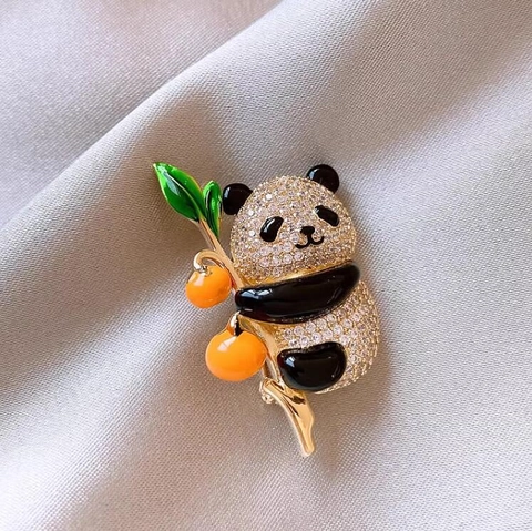 Fashion Panda Brooch Gold Plated Alloy Rhinestone Enamel Persimmon Good Luck Symbol Jewelry Accessory Pin For Women Gift