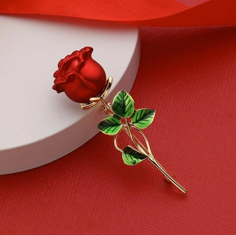 Elegant Red Rose Brooch Pin Alloy Gold Plated Enamel Flower Corsage For Women Wedding Party Dress Accessories Vintage Romantic Gift
