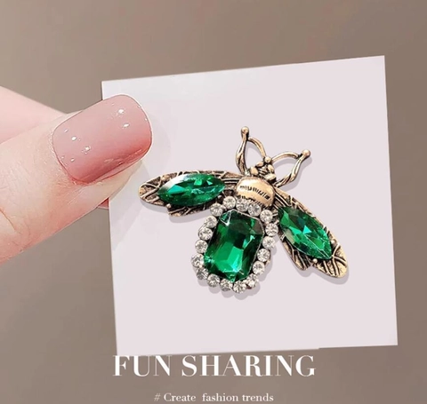 Broche Abeille en Alliage de Cristal de Luxe pour Femmes Vintage Vert Champagne Strass Insecte Épingle Bijoux de Décoration