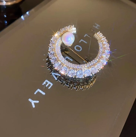 Broche de Luna de Aleación de Lujo Con Perla Artificial Luna Creciente Con Strass Elegante Joyería de Moda Para Mujer Accesorios