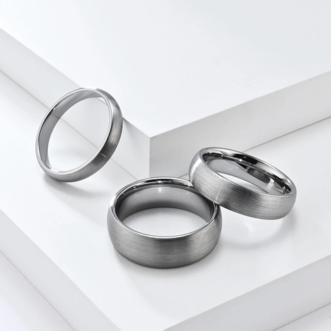 Bague en Acier au Tungstène Minimaliste Surface Brossée Bande Intérieure Polie pour Hommes Femmes Bijoux Bague de Doigt Cadeau