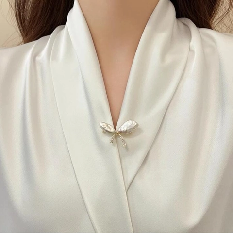 Broche Nœud Élégante pour Femmes en Alliage Doré avec Perle Artificielle et Strass Style Vintage Bijoux de Mode Cadeau