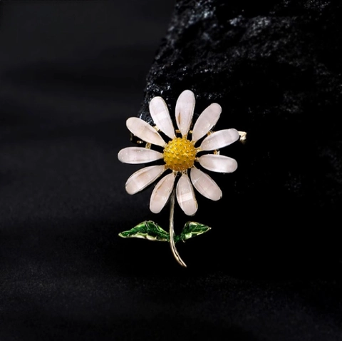 Fashion Korean Style Daisy Brooch For Women Zinc Alloy Enamel Flower Pin Accessories For Cardigan Coat Gift Jewelry