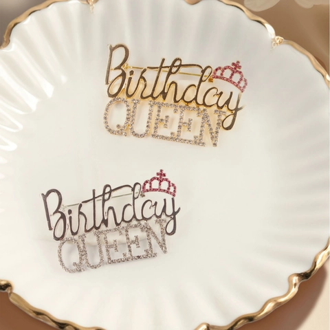 Spilla Birthday Queen con Lettere in Lega e Strass Corona Spilla per Donna Festa di Compleanno Celebrazione Gioielli alla Moda