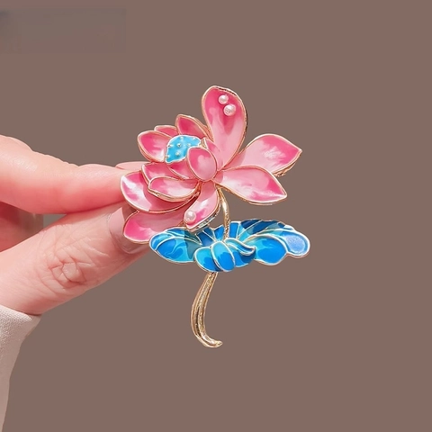 Spilla a Loto in Smalto Vintage per Donna Lega Fiore Rosa Blu Con Decorazione in Perla Artificial Accessorio Elegante Orientale