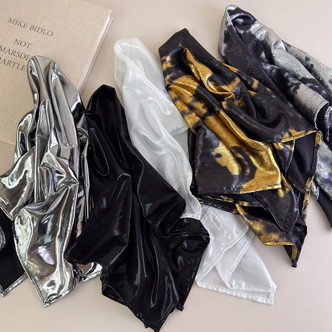 Pañuelo Cuadrado de Lustre Metálico para Mujer Y2K Retro Hip Hop Bandana Plata Líquida Negro Oro Estampa de Leopardo Bufanda