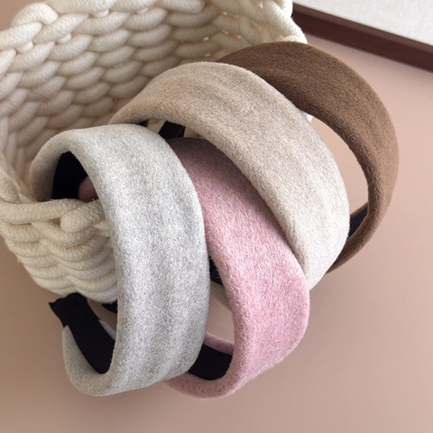 Women's Autumn Winter Padded Plush Headband Solid Color Wide Hair Hoop Elegant High Top Hairband For Makeup Face Washing