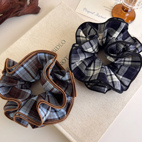 Vintage Plaid Large Scrunchies For Women Preppy Style Checkered Elastic Hair Ties Contrast Color Ruffled Hair Band Jewelry