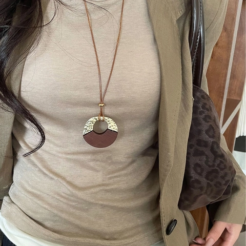 Collana Vintage Con Ciondolo a Cerchio Patchwork in Lega e Legno per Donna Catena Maglione Lunga in Cordino Cerato Gioielli