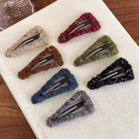 Knitted Woolen Yarn Triangle Snap Hair Clips Autumn Winter Mixed Color Hand-Knitted Geometric BB Clips For Women Girls