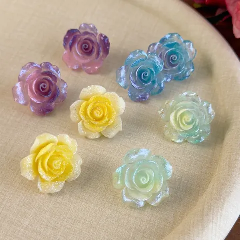 Dolci Orecchini a Bottone in Resina Fiore di Camelia Sfumata Brillantini Stile Foresta Orecchini Rosa per Donna Gioielli di Nicchia Regalo