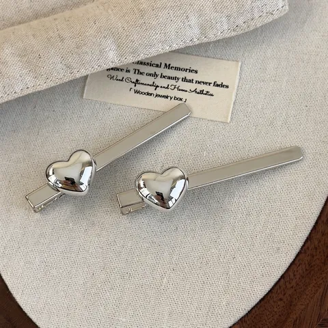 Fermaglio per Capelli a Cuore in Metallo Argento Minimalista in Stile Coreano per Donna Elegante Clip per Frangia Laterale