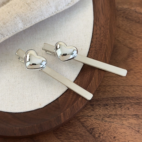 Fermaglio per Capelli a Cuore in Metallo Argento Minimalista in Stile Coreano per Donna Elegante Clip per Frangia Laterale