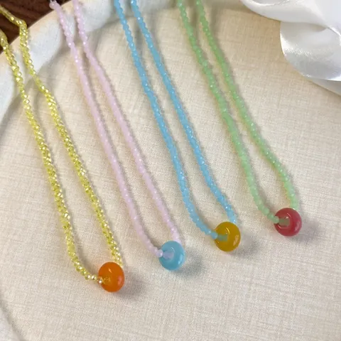 Collar de Cuentas de Cristal Sintético Fresco Colgante Donut de Resina Cadena de Acero Inoxidable Gargantilla Verano Mujer