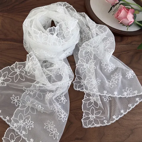 Eleganter Weißer Spitzen Bestickter Langer Schal Mesh Blumen Sonnenschutz Schal Für Damen Vintage Koreanischer Stil Haarband