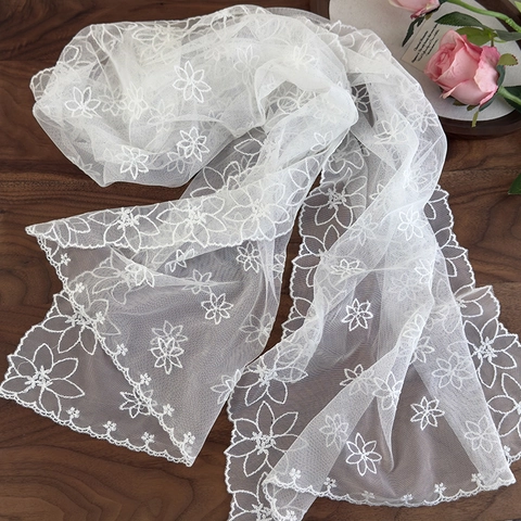 Eleganter Weißer Spitzen Bestickter Langer Schal Mesh Blumen Sonnenschutz Schal Für Damen Vintage Koreanischer Stil Haarband
