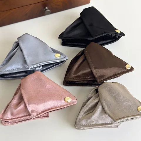 Elegant Satin Triangle Hair Claw Clip Solid Color Fabric Shark Clip With Gold Metal Tag For Women Hair Accessories
