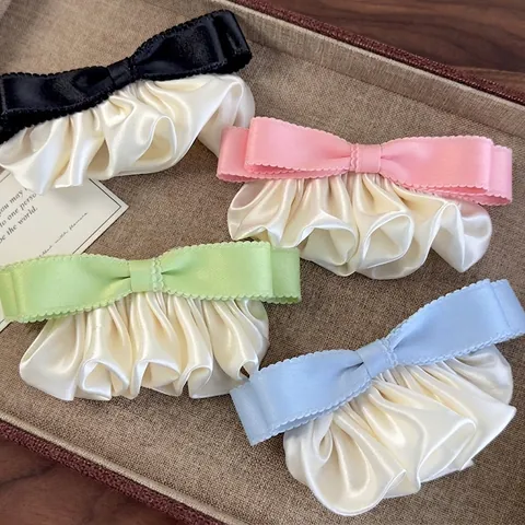 Pinza para el Cabello de Satén con Lazo y Volantes Vintage Coreano Elegante Cinta Dulce Pinza de Resorte Hecho a Mano Diseño Plisado Contraste Mujer