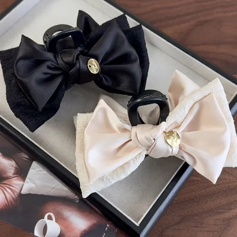 Pinza Para El Cabello Con Lazo De Satén Seersucker De Doble Capa Estilo Francés Elegante Pinza De Tiburón Grande Con Etiqueta De Metal Dorado Accesorios Para El Cabello Para Mujeres