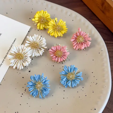 Orecchini a Bottone con Margherite Stile Coreano per Donna Orecchini a Forma di Fiore Laccati Gioielli Moda Quotidiana
