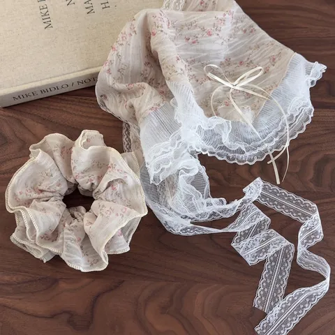 Ensemble Chouchou et Bandana en Tissu Floral Vintage Français pour Femmes Style Pastoral Doux avec Bordure en Dentelle