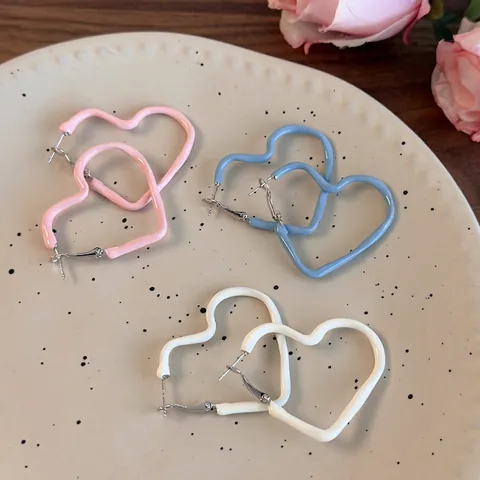 Sweet Korean Style Macaron Cream Color Heart Hoop Earrings Iron Alloy Lacquered Drip Glaze Heart Stud Earrings For Women