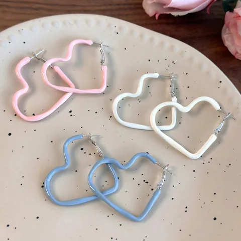 Sweet Korean Style Macaron Cream Color Heart Hoop Earrings Iron Alloy Lacquered Drip Glaze Heart Stud Earrings For Women