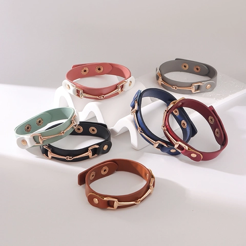 Mode Verstellbares PU Leder Trense Armband Für Damen Legierung Doppel Druckknopf Pendler Reitstil Schmuck Geschenk
