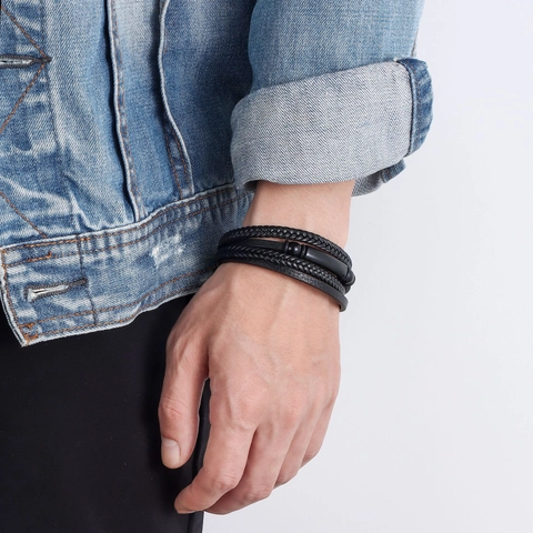 Bracciale da Uomo Multistrato in Pelle Intrecciata Chiusura Magnetica Perle in Lega Nero Cinturino a Più Fili Gioielli Regalo per Uomo