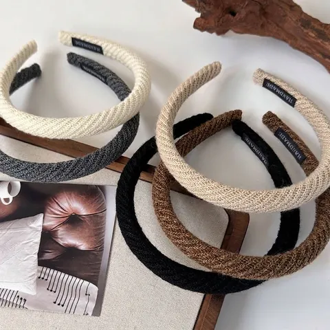 Vintage Knitted Twill Headband For Women Autumn Winter Warm Woolen Yarn Hair Band Handmade Decorative Retro Headpiece